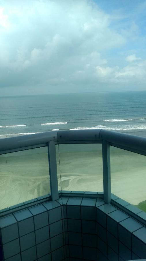 Belo Apartamento Com Vistas Para O Mar - Pe Na Areia - Churrasqueira Na Varanda Praia Grande  Zewnętrze zdjęcie